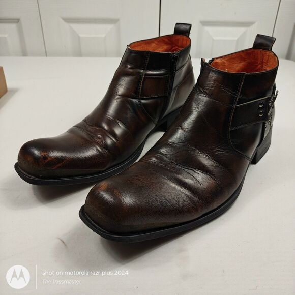 Men's Robert Wayne Zip-Up Distressed Buckle Emblem Dagger Boots US Size 10 - Picture 14 of 15